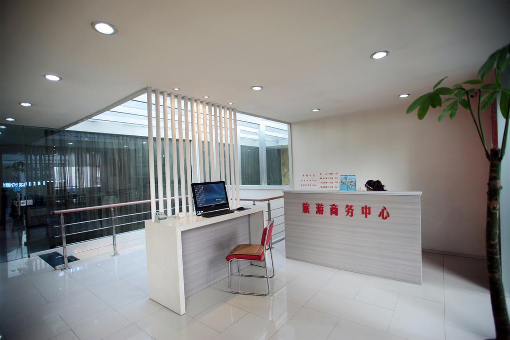 Qingdao Renjia Bussiness Hotel Exterior foto
